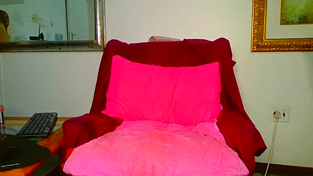 ModelZoee online show from November 12, 5:44 pm