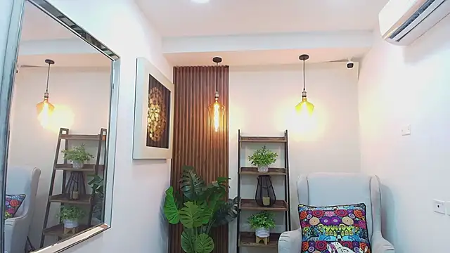 Coral Lise online show from September 10, 11:10 am