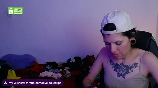 lovelockedlips online show from April 2, 2:53 am