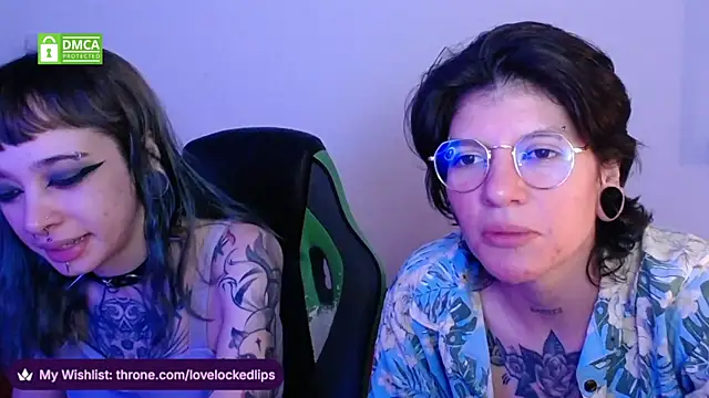 lovelockedlips online show from April 15, 5:19 am