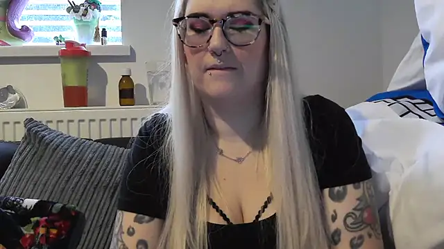 Sizzling Indie36 online show from November 5, 2:00 pm