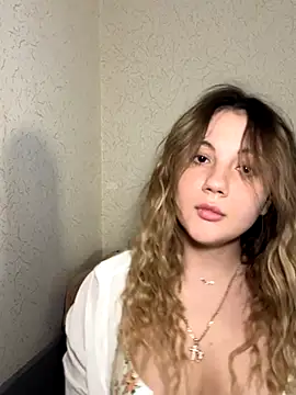 mollygirll online show from December 18, 1:16 pm