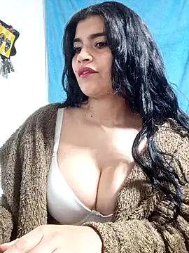 Snapshot of AlanaHotxx chatting on September 16, 7:38 am AlanaHotxx online show from September 16, 7:38 am