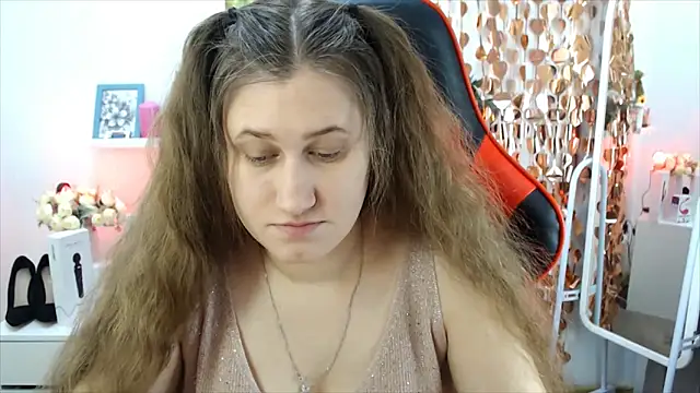 Lucky Lana online show from February 13, 3:19 am