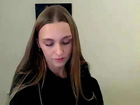 Snapshot of Doll_Angelina chatting on October 9, 6:39 am Doll Angelina online show from October 9, 6:39 am