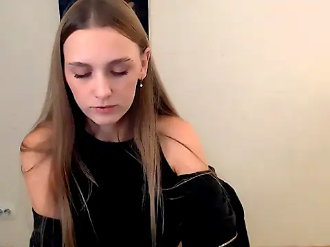 Snapshot of Doll_Angelina chatting on October 18, 6:38 am Doll Angelina online show from October 18, 6:38 am