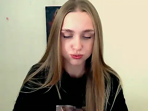 Snapshot of Doll_Angelina chatting on October 2, 6:29 am Doll Angelina online show from October 2, 6:29 am