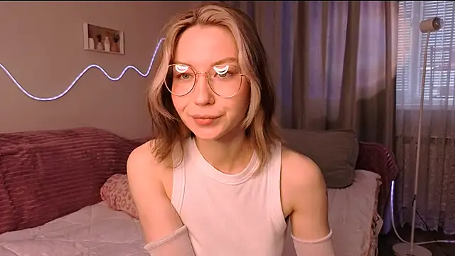 Lilo Sims online show from September 9, 4:45 am