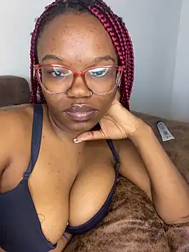 YummyMelanin117 online show from April 28, 9:57 am