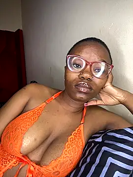 YummyMelanin117 online show from December 2, 3:58 pm