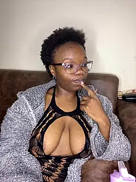 YummyMelanin117 online show from June 9, 9:14 pm
