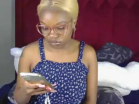 Snapshot of YummyMelanin117 chatting on September 22, 7:45 pm YummyMelanin117 online show from September 22, 7:45 pm