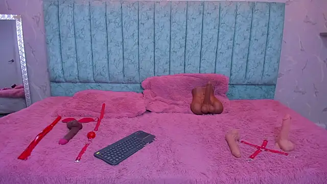 danix coruscans online show from February 4, 9:07 pm