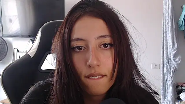 babygirlfree online show from February 27, 6:30 pm