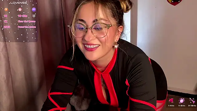 emma  bell  online show from October 31, 8:24 pm