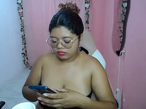 natalietits1 online show from October 29, 9:17 pm