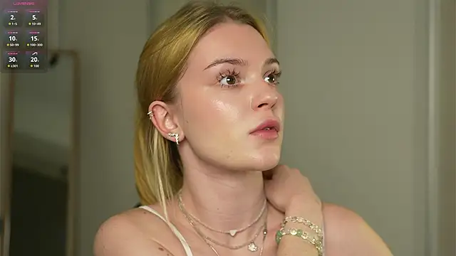 Cyberheart  online show from November 26, 7:04 pm