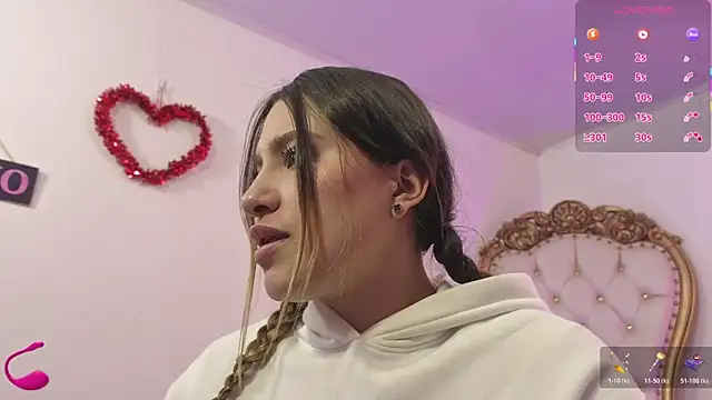 saaya tay online show from November 18, 3:07 am