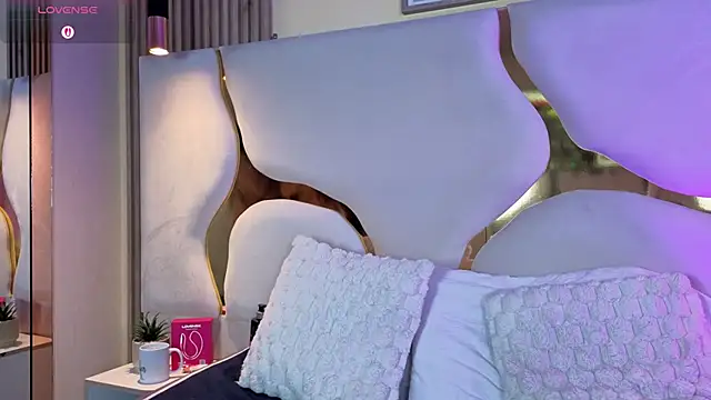 AmmberJones online show from October 8, 1:26 pm