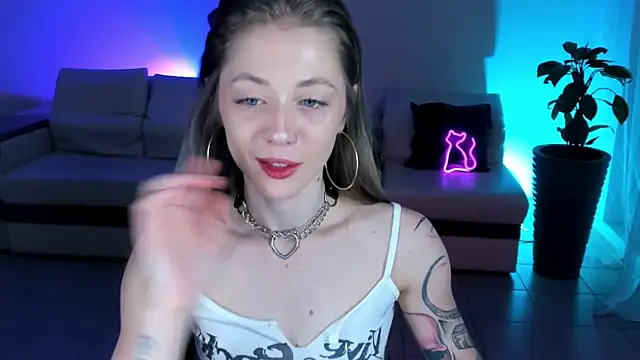 SweetMeeow online show from December 19, 5:32 am