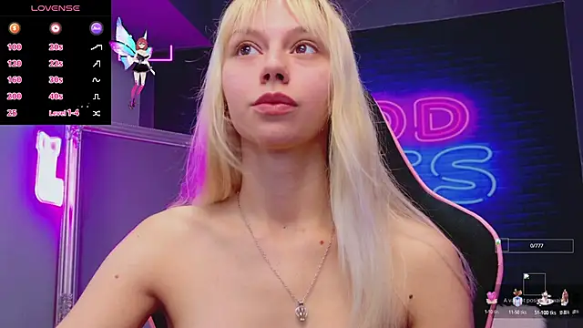 Snapshot of AlessiaCroft chatting on October 8, 4:50 am AlessiaCroft online show from October 8, 4:50 am