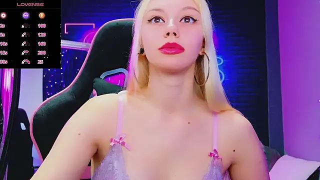 AlessiaCroft online show from March 19, 5:23 am