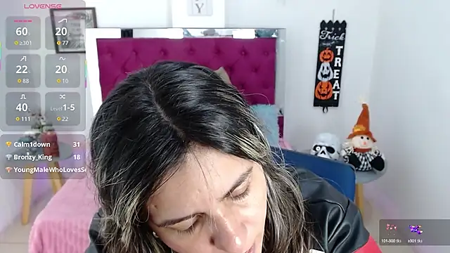 Snapshot of Isa-lox chatting on October 14, 9:39 pm Isa-lox online show from October 14, 9:39 pm