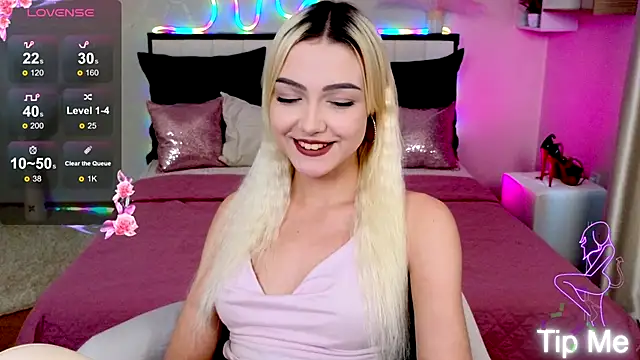 Snapshot of LinaLirian chatting on September 14, 2:15 pm LinaLirian online show from September 14, 2:15 pm