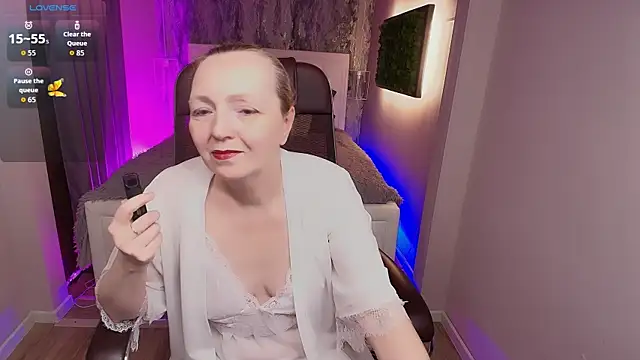 Karen Villis online show from November 12, 12:36 pm