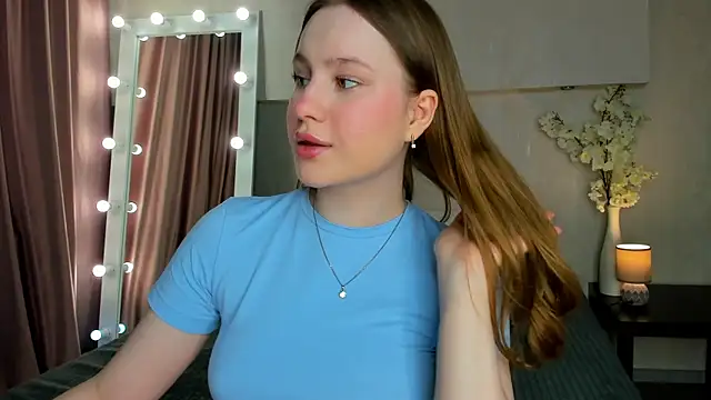 Candy Cansew online show from April 3, 9:29 am