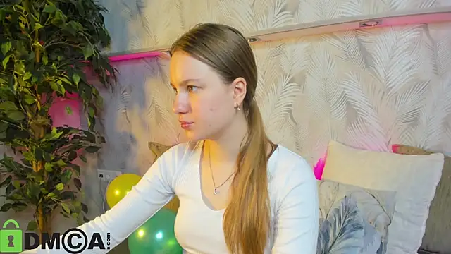 Candy Cansew online show from October 3, 1:00 am