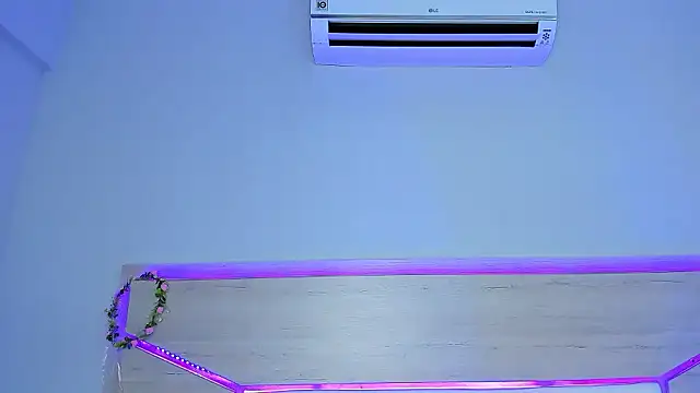 ZoeMorris online show from January 10, 11:37 am