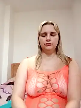 JessicaItalia online show from October 21, 11:58 am