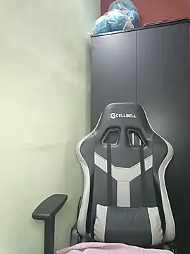 Isha Sax online show from November 15, 9:43 am