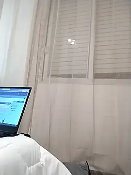 agustinalatina online show from October 19, 7:38 pm