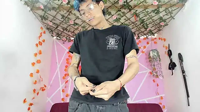 Snapshot of Bastian_boyshot77 chatting on September 14, 2:26 pm Bastian boyshot77 online show from September 14, 2:26 pm