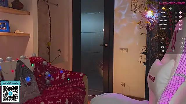 mia here online show from December 16, 12:00 pm