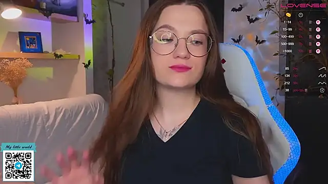 mia here online show from November 14, 1:38 am