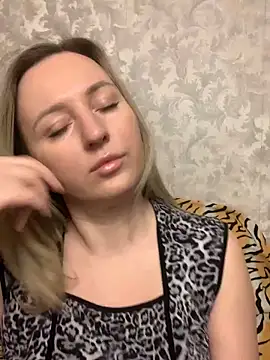 hotsteacher online show from March 24, 2:17 am