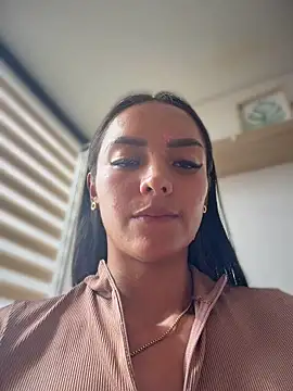 im-isabella online show from June 1, 7:59 pm