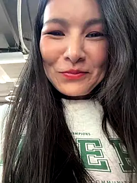 Snapshot of Ninazhang chatting on October 7, 2:27 am Ninazhang online show from October 7, 2:27 am