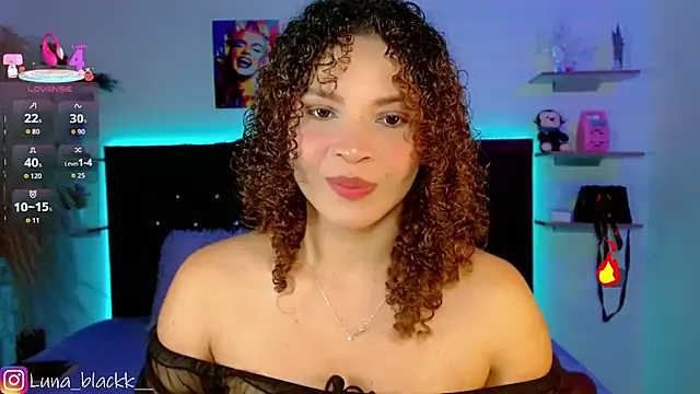 Luna blackk online show from October 6, 11:09 pm