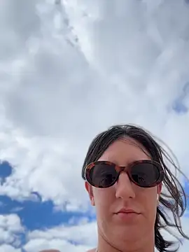 sweetsirenn online show from April 15, 2:39 pm