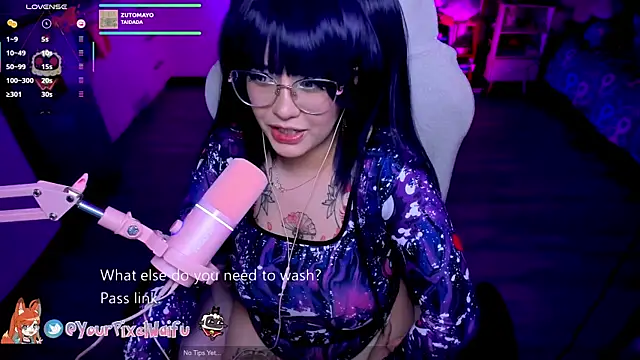 Snapshot of AlyssaRomanova chatting on September 20, 4:44 am AlyssaRomanova online show from September 20, 4:44 am