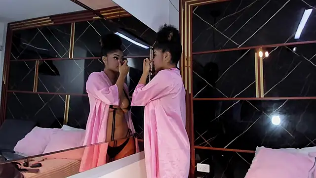 HannyThompson online show from November 9, 1:18 pm