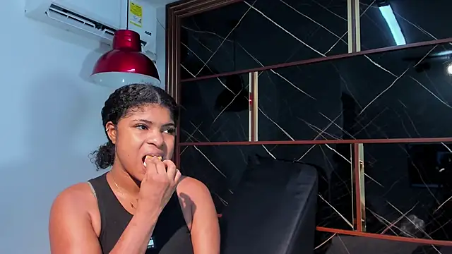 HannyThompson online show from April 21, 12:45 pm