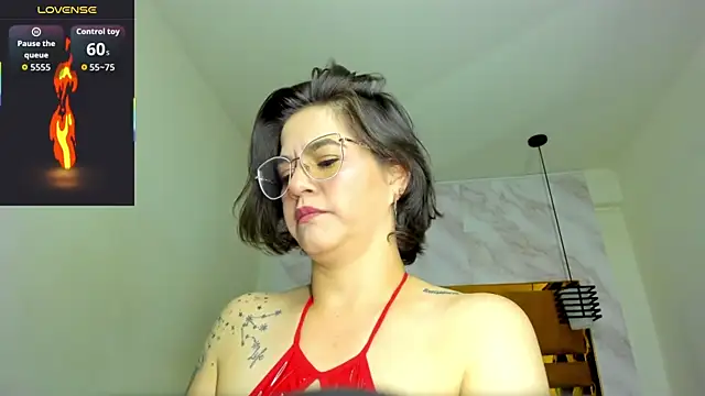 Snapshot of Luciifeer_ chatting on October 16, 7:05 pm Luciifeer online show from October 16, 7:05 pm