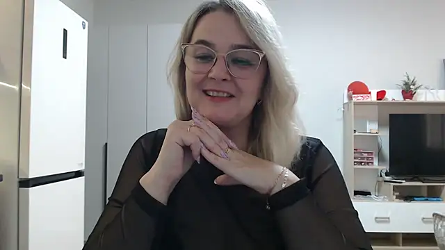 EleanoraDream online show from April 12, 1:03 pm