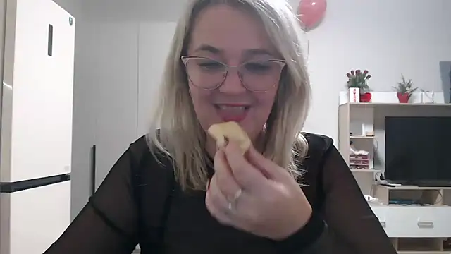 EleanoraDream online show from March 14, 6:53 pm