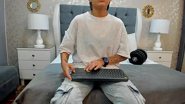 ZoeKrug online show from September 22, 12:14 pm